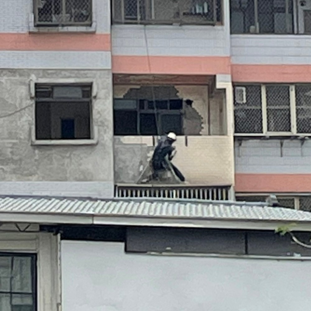 台中民宅磁磚拆除.jpg